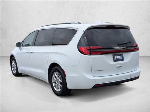Used 2021 Chrysler Pacifica Touring-L w/ Uconnect Theater Family Group FWD image 6