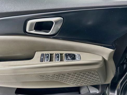 Used 2025 Kia Carnival FWD image 15