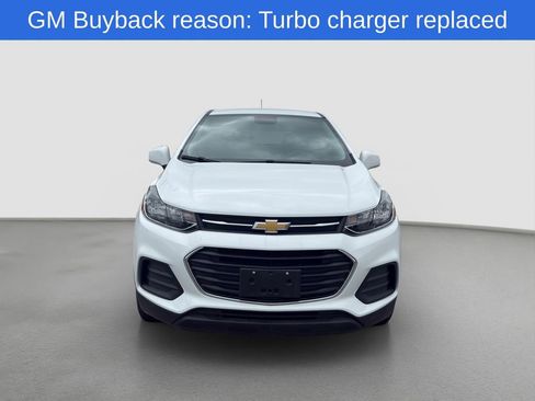 Used 2022 Chevrolet Trax LS w/ Tint and Cruise Package AWD/4WD image 2