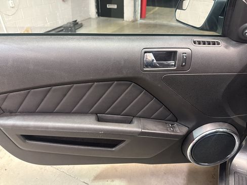 Used 2013 Ford Mustang Premium w/ Electronics Pkg RWD image 15