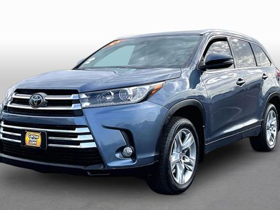Used 2017 Toyota Highlander Limited w/ Carpet Mat Package
