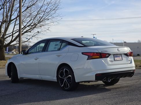 New 2025 Nissan Altima 2.5 SR image 14
