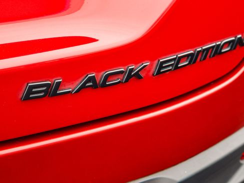Used 2025 Honda Pilot Black Edition image 28