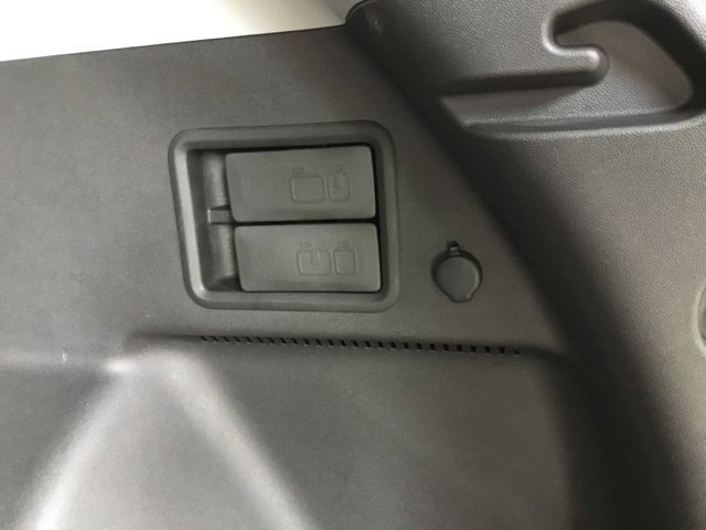 Used 2024 GMC Terrain SLE w/ Driver Convenience Package FWD image 38