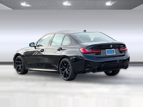 Used 2026 BMW 330i Sedan w/ M Sport Package RWD image 3