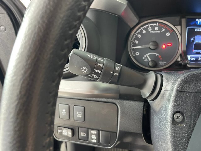 Used 2021 Toyota Tacoma Limited AWD/4WD image 15