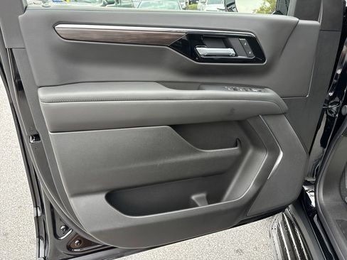 New 2025 Chevrolet Tahoe LS image 23