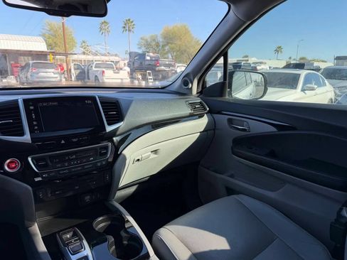Used 2016 Honda Pilot Touring image 17