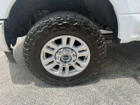 Used 2017 Ford F250 XLT AWD/4WD image 19