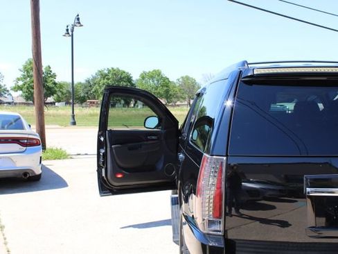 Used 2014 Cadillac Escalade Premium RWD image 10