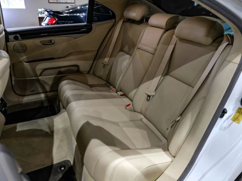 Used 2015 Lexus LS 460 L RWD image 35