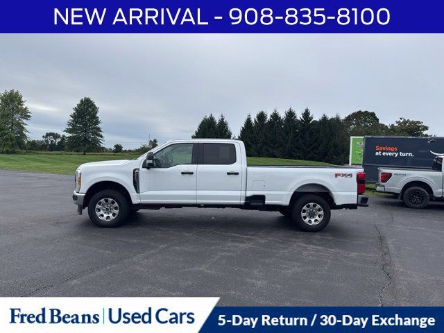 Used 2023 Ford F350 Lariat AWD/4WD image 4