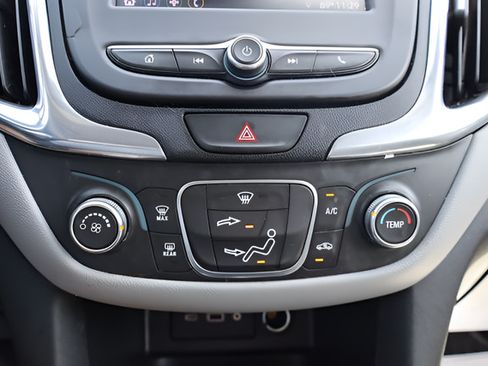 Used 2020 Chevrolet Equinox LS w/ LS Convenience Package FWD image 30