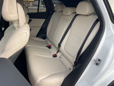 Used 2025 Mercedes-Benz GLC 300 GLC 300 image 22