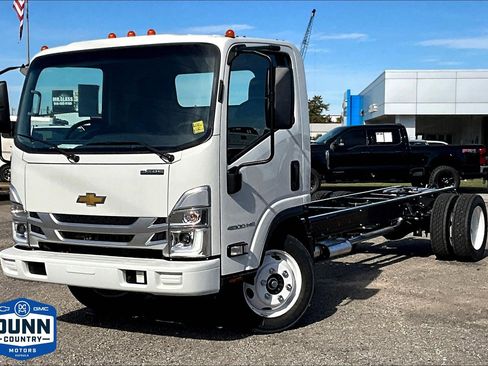 New 2025 Chevrolet Low Cab Forward image 1