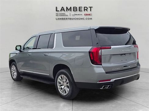 Used 2025 GMC Yukon XL Denali AWD/4WD image 7