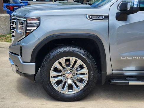 Used 2024 GMC Sierra 1500 Denali w/ Technology Package AWD/4WD image 9