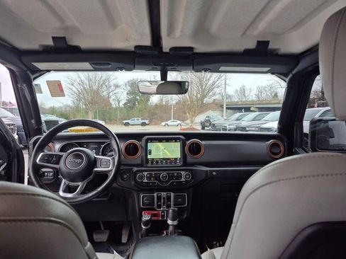 Used 2022 Jeep Gladiator Mojave w/ Cold Weather Group image 13