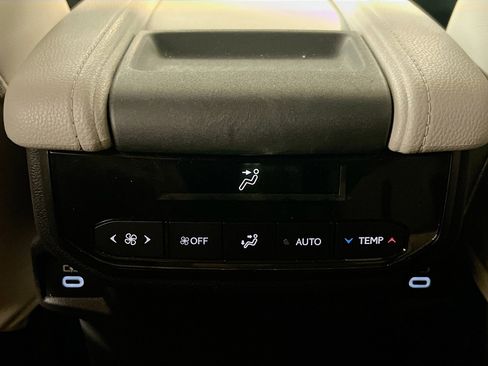 Used 2024 Toyota Grand Highlander XLE image 18