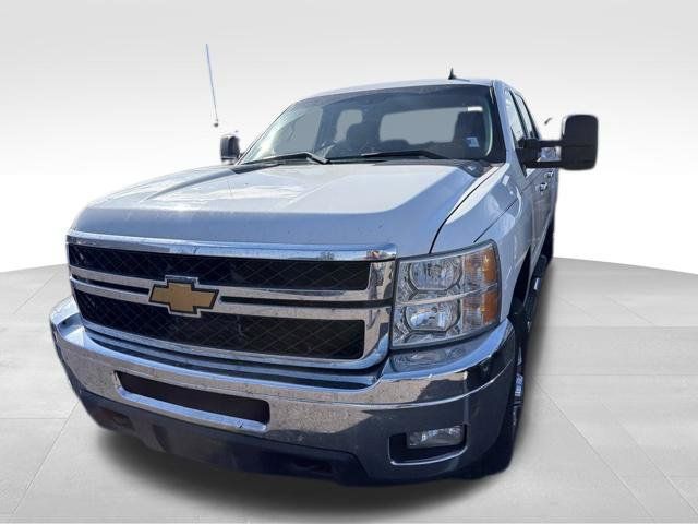 Used 2014 Chevrolet Silverado 2500 LT w/ Interior Plus Package AWD/4WD image 2