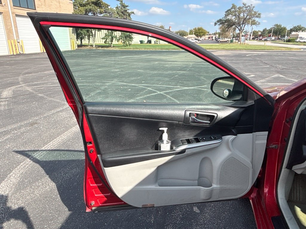 Used 2012 Toyota Camry LE FWD image 22