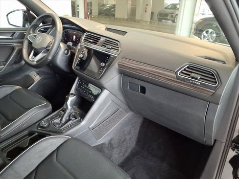 Certified 2023 Volkswagen Tiguan SEL R-Line image 22