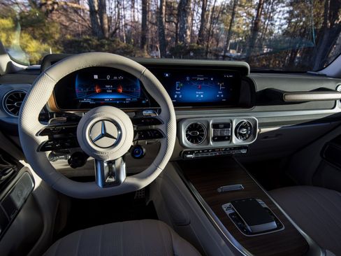 Used 2025 Mercedes-Benz G 63 AMG 4MATIC image 16