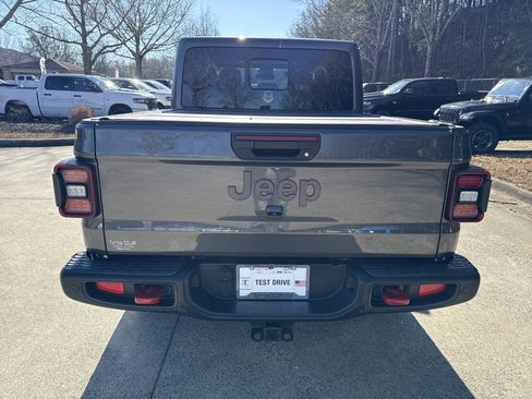 Used 2020 Jeep Gladiator Rubicon image 6