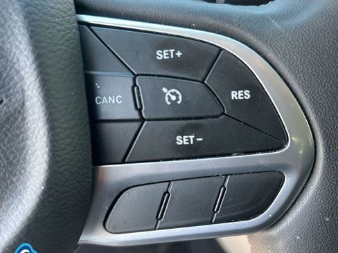 Used 2023 Chrysler Voyager LX FWD image 20