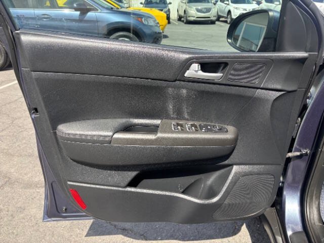 Used 2020 Kia Sportage LX FWD image 10