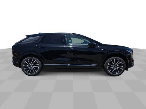Used 2026 Cadillac Optiq Sport 2 RWD image 9