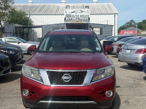 Used 2015 Nissan Pathfinder Platinum w/ Family Entertainment Package FWD image 3