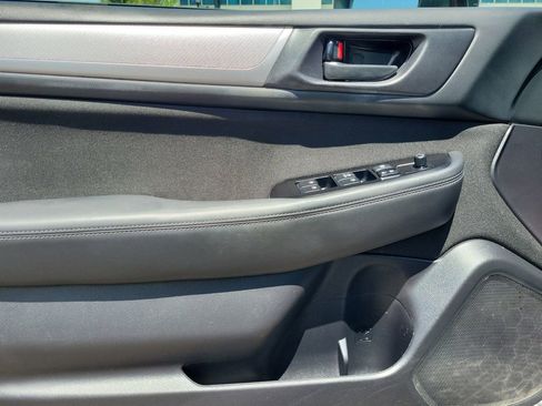 Used 2018 Subaru Outback 2.5i AWD/4WD image 10