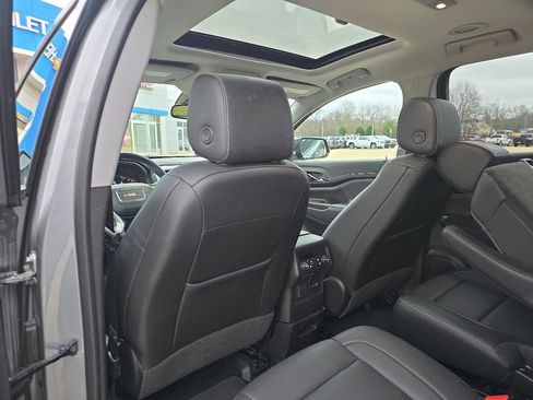 Used 2023 GMC Acadia SLT w/ Elevation Edition image 10