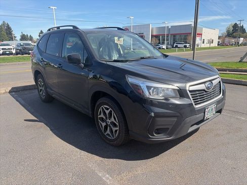 Used 2020 Subaru Forester Premium image 7