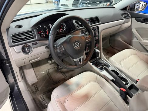 Used 2015 Volkswagen Passat TDI SE FWD image 12