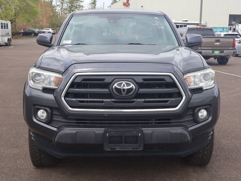 Used 2019 Toyota Tacoma SR5 AWD/4WD image 9