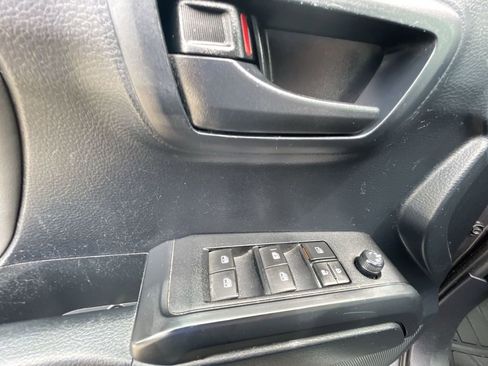 Used 2019 Toyota Tacoma SR w/ SR Convenience Package RWD image 21
