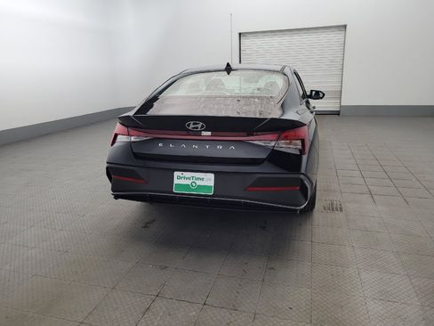 Used 2024 Hyundai Elantra SEL FWD image 7