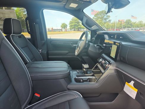 New 2026 GMC Sierra 1500 AT4X AWD/4WD image 6