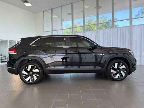 Certified 2025 Volkswagen Atlas Cross Sport SEL image 8