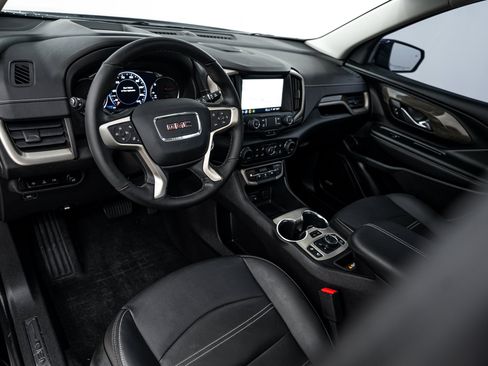 Used 2024 GMC Terrain Denali w/ Black Diamond Edition AWD/4WD image 10