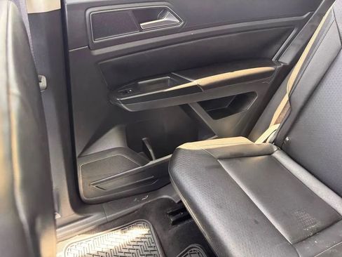 Used 2018 Volkswagen Atlas SEL FWD image 12