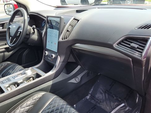 Used 2024 Ford Edge Titanium image 31