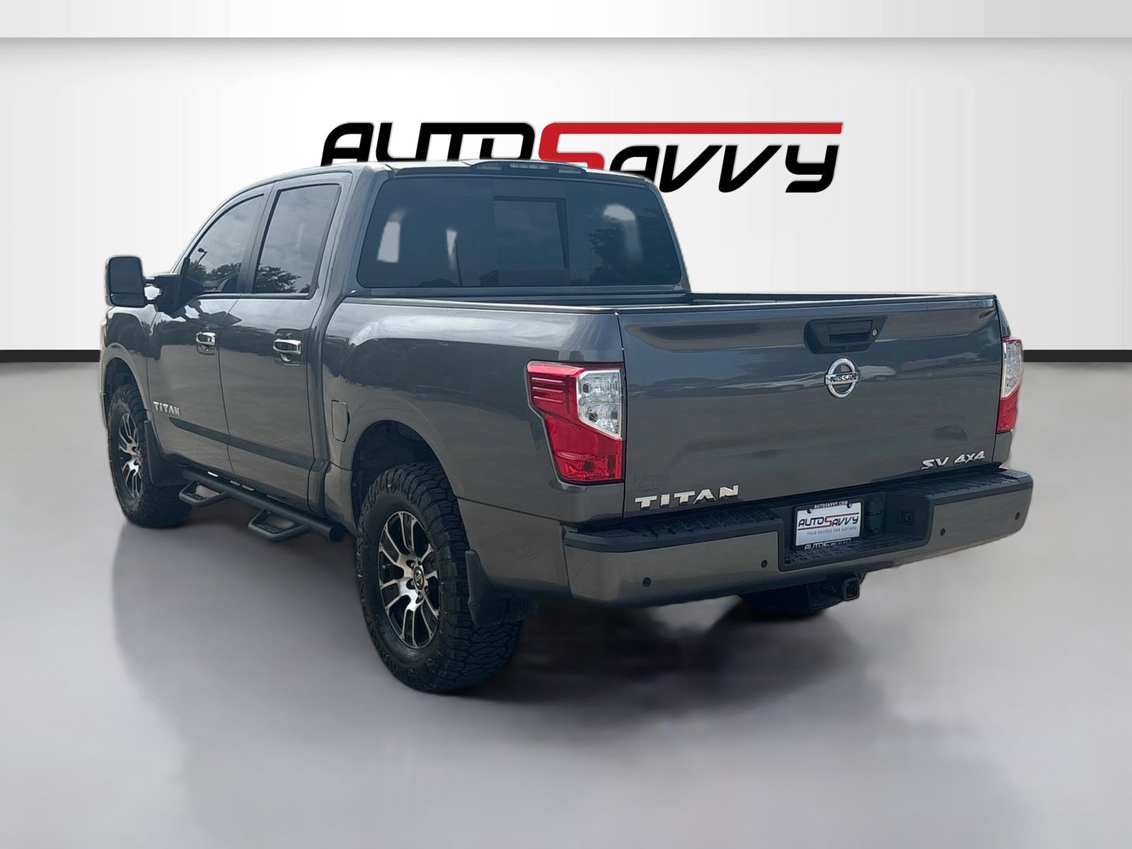 Used 2021 Nissan Titan 4x4 Crew Cab image 5