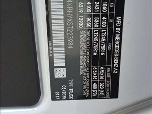 Used 2025 Mercedes-Benz Sprinter 2500 image 25