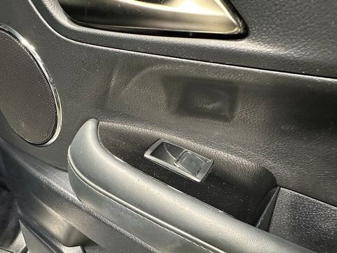 Used 2016 Lexus LX 570 4WD w/ Luxury Package image 11