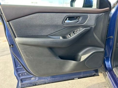 Used 2023 Nissan Rogue SV AWD/4WD image 10