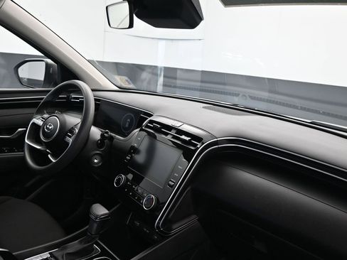 Used 2024 Hyundai Tucson SE image 12