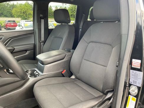 Used 2023 Chevrolet Colorado LT AWD/4WD image 21